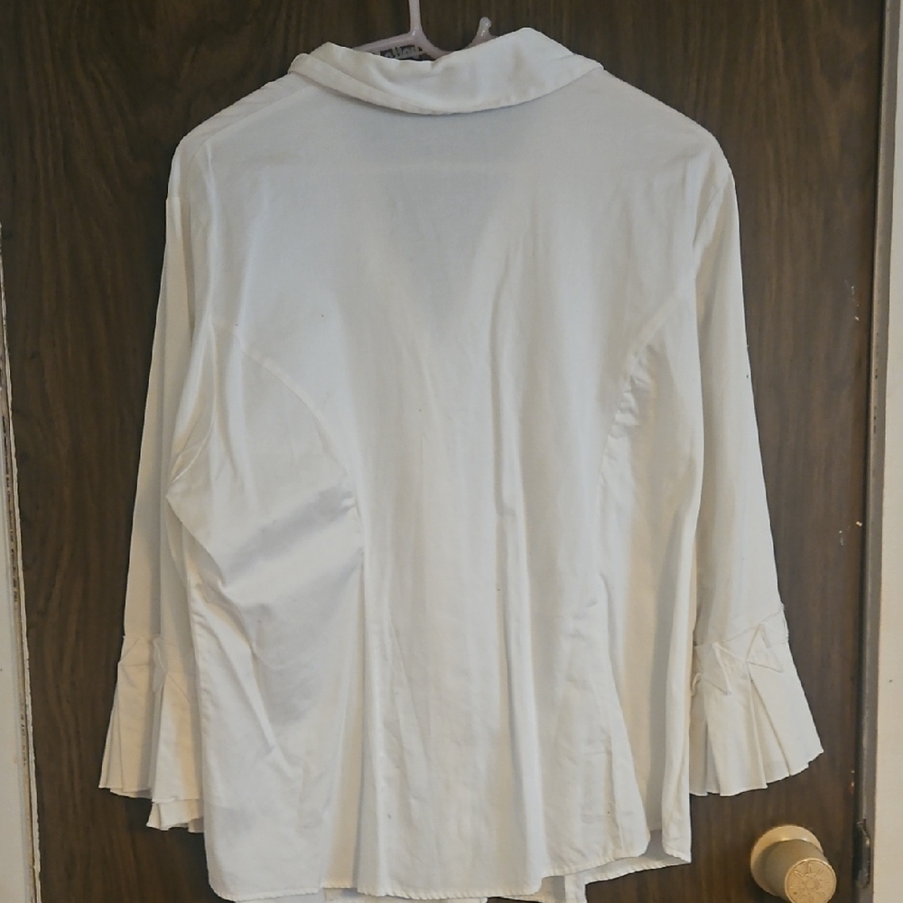 EUC The Limited White Top - Picture 4 of 4